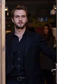 Savas mi Baris mi?